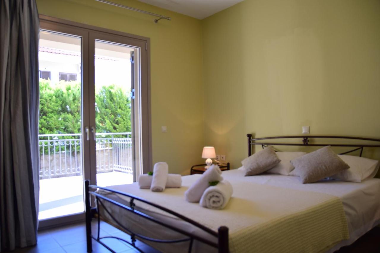 D'Angelos Apartments Karavomylos Bagian luar foto